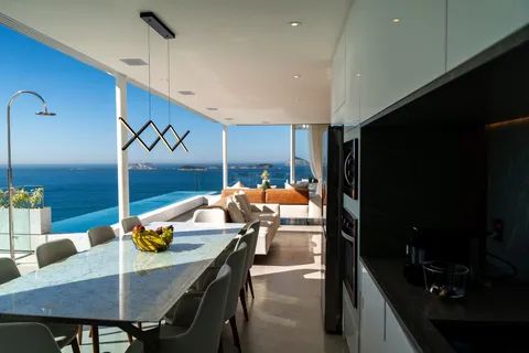 Four-suite duplex penthouse with ocean and mountain views in Vidigal – 5